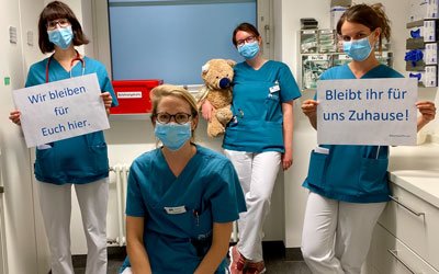 Die Mitarbeiterinnen der KJF Klinik Josefinum sind auch in der Corona-Krise für die Bevölkerung da - wie hier in der Klinik für Kinder und Jugendliche. Foto: KJF/privat